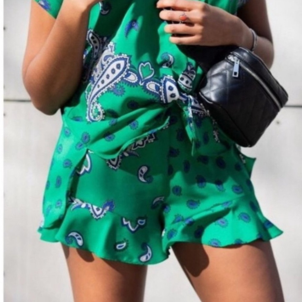 Zara Green Paisley Women Shorts